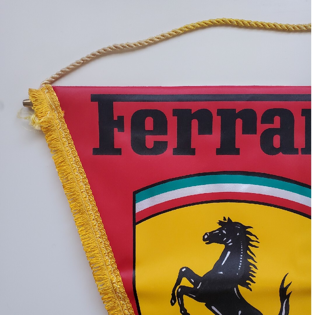 Ferrari(フェラーリ)のフェラーリ　三角フラッグ エンタメ/ホビーのコレクション(その他)の商品写真