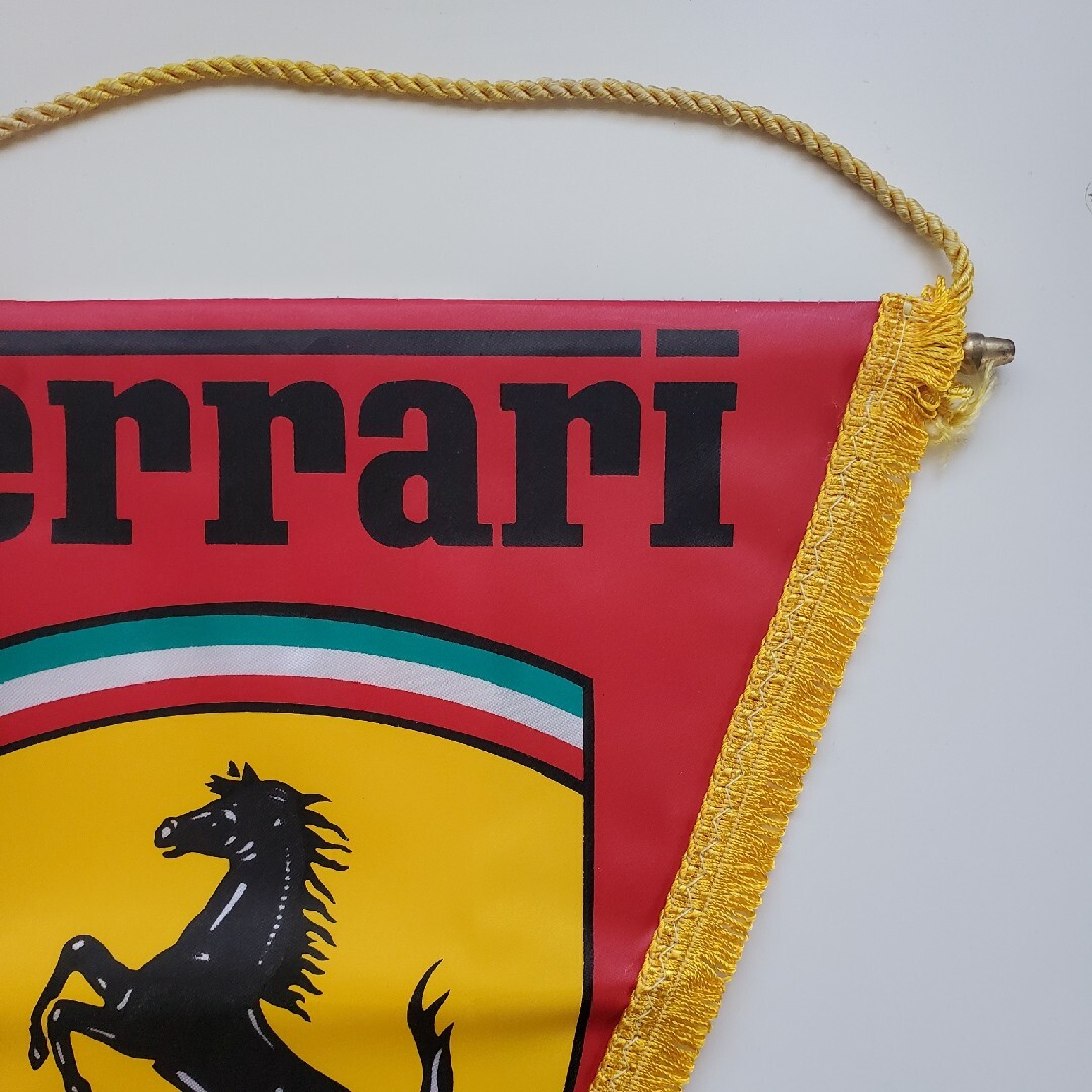 Ferrari(フェラーリ)のフェラーリ　三角フラッグ エンタメ/ホビーのコレクション(その他)の商品写真