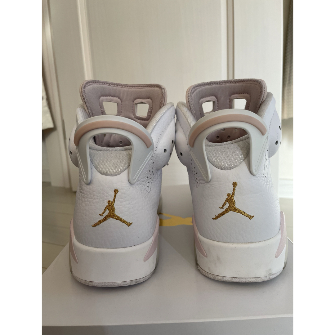 Nike WMNS Air Jordan 6 "Gold Hoops" レディースの靴/シューズ(スニーカー)の商品写真