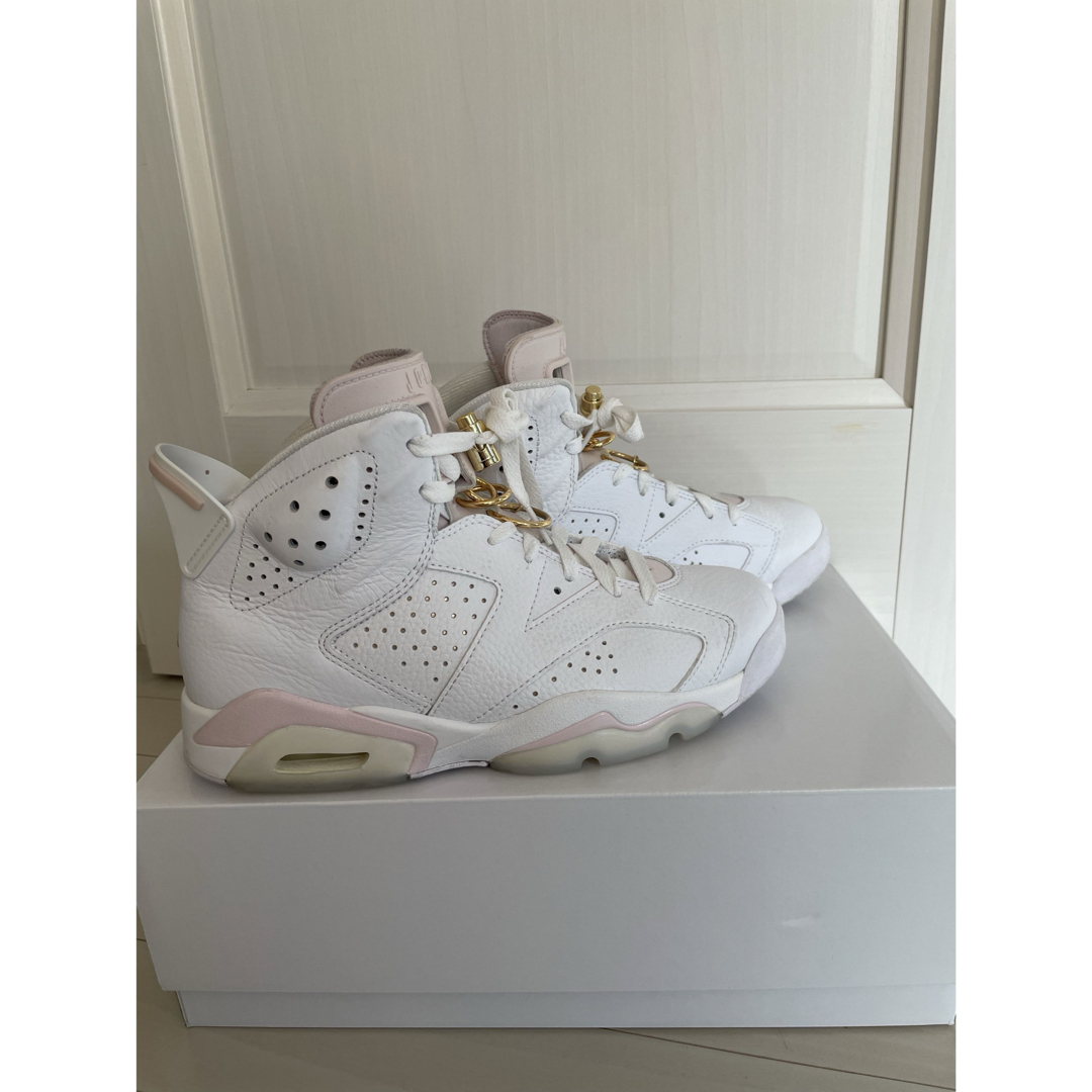 Nike WMNS Air Jordan 6 "Gold Hoops" レディースの靴/シューズ(スニーカー)の商品写真