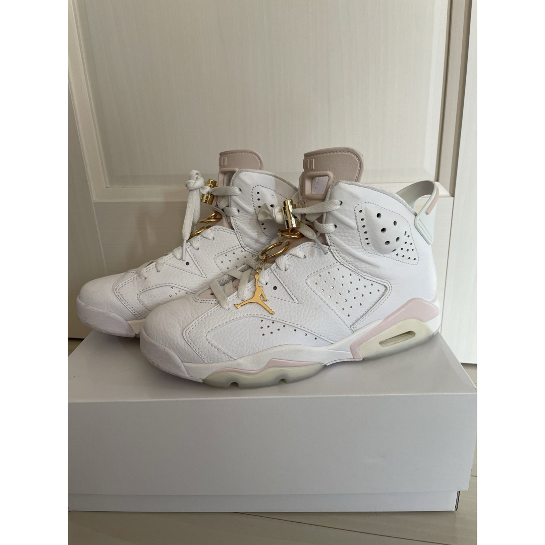 Nike WMNS Air Jordan 6 "Gold Hoops" レディースの靴/シューズ(スニーカー)の商品写真