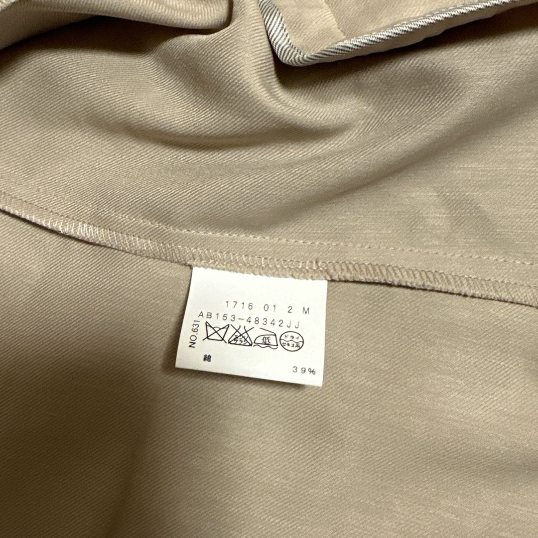 UNTITLED(アンタイトル)のuntitled ベージュM ストレッチ　リネン混テーラードジャケット　金ボタン レディースのジャケット/アウター(テーラードジャケット)の商品写真