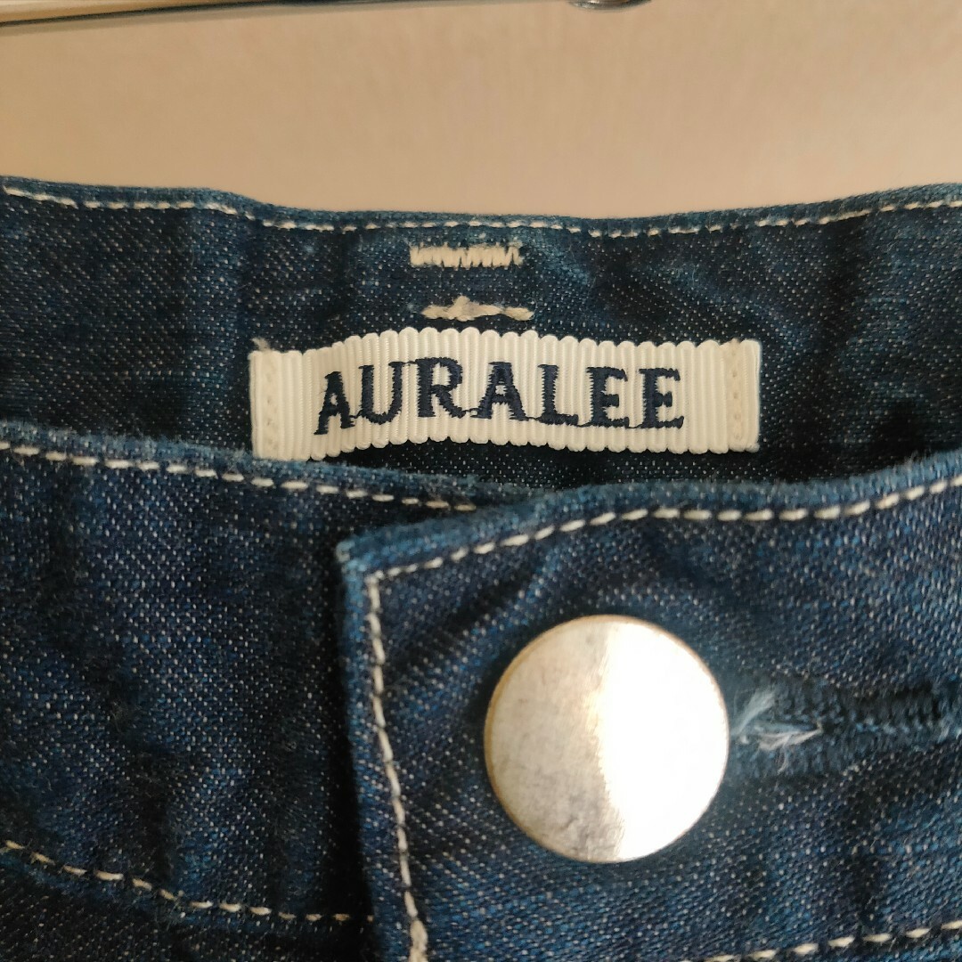 AURALEE(オーラリー)のAURALEE HARD TWIST LIGHT DENIM PANTS メンズのパンツ(デニム/ジーンズ)の商品写真