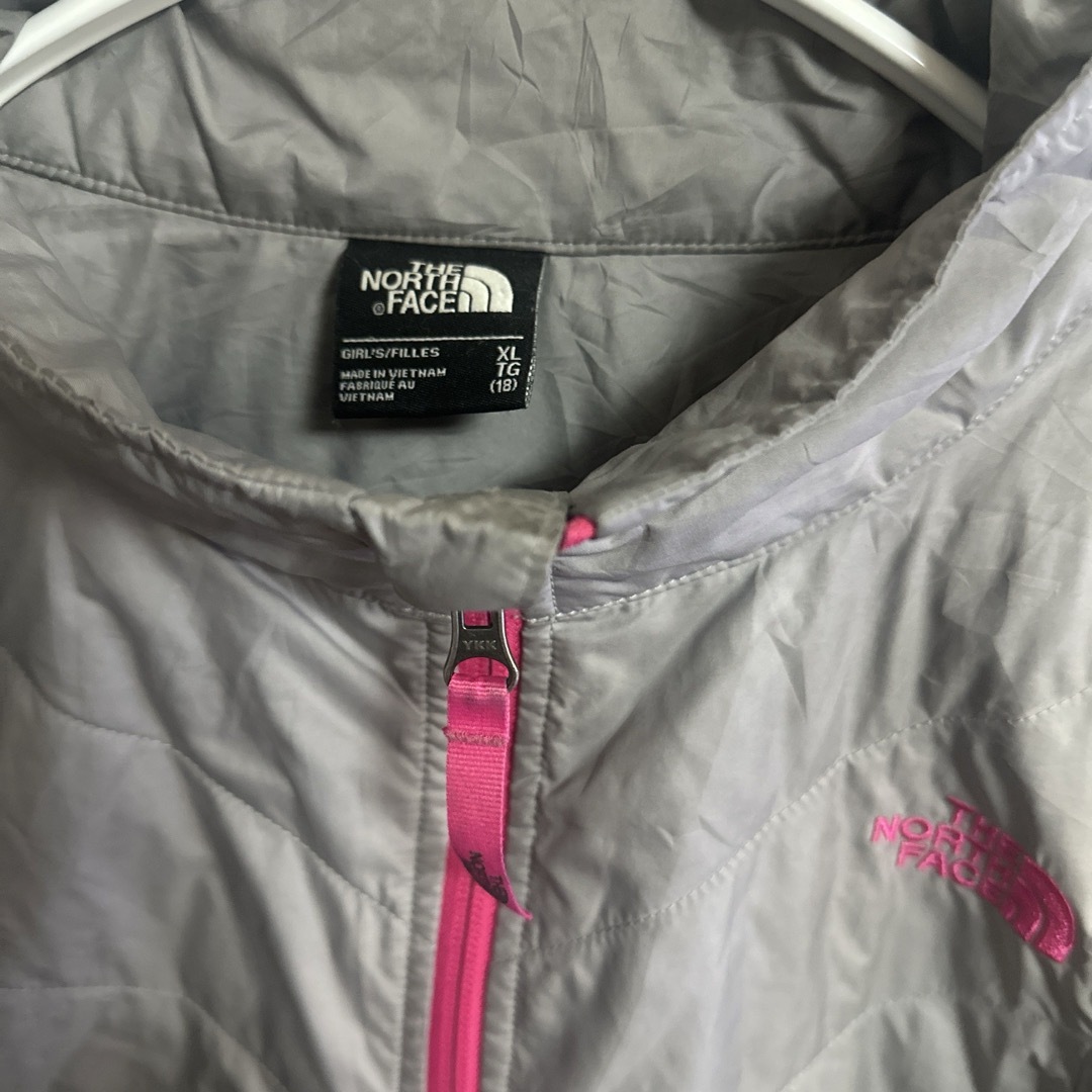 THE NORTH FACE(ザノースフェイス)のノースフェイス　アウター　160サイズ キッズ/ベビー/マタニティのキッズ服女の子用(90cm~)(ジャケット/上着)の商品写真