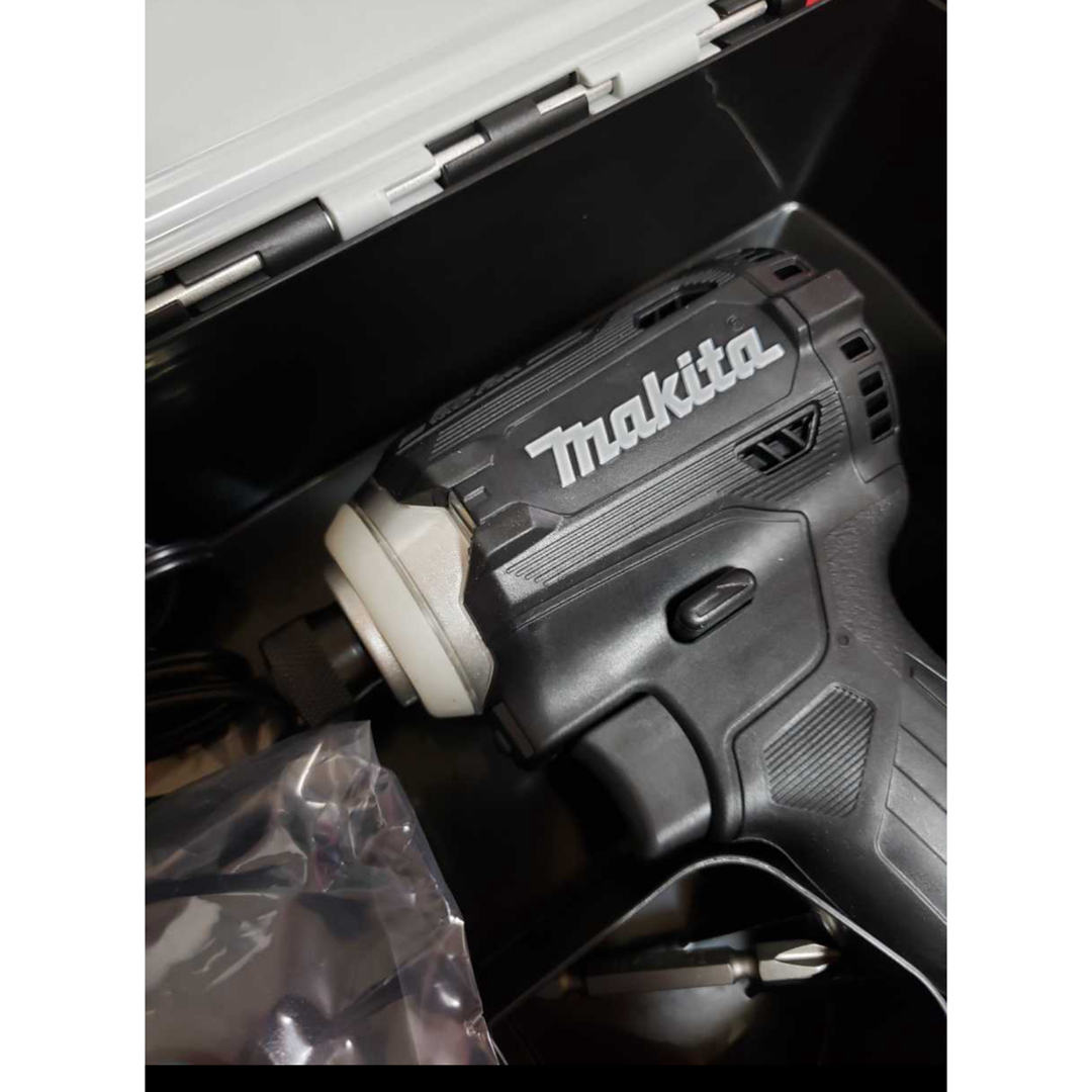 Makita(マキタ)の☆超希少☆　マキタ　インパクトドライバーTD171DRGXB 【新品・送料無料】 スポーツ/アウトドアの自転車(工具/メンテナンス)の商品写真