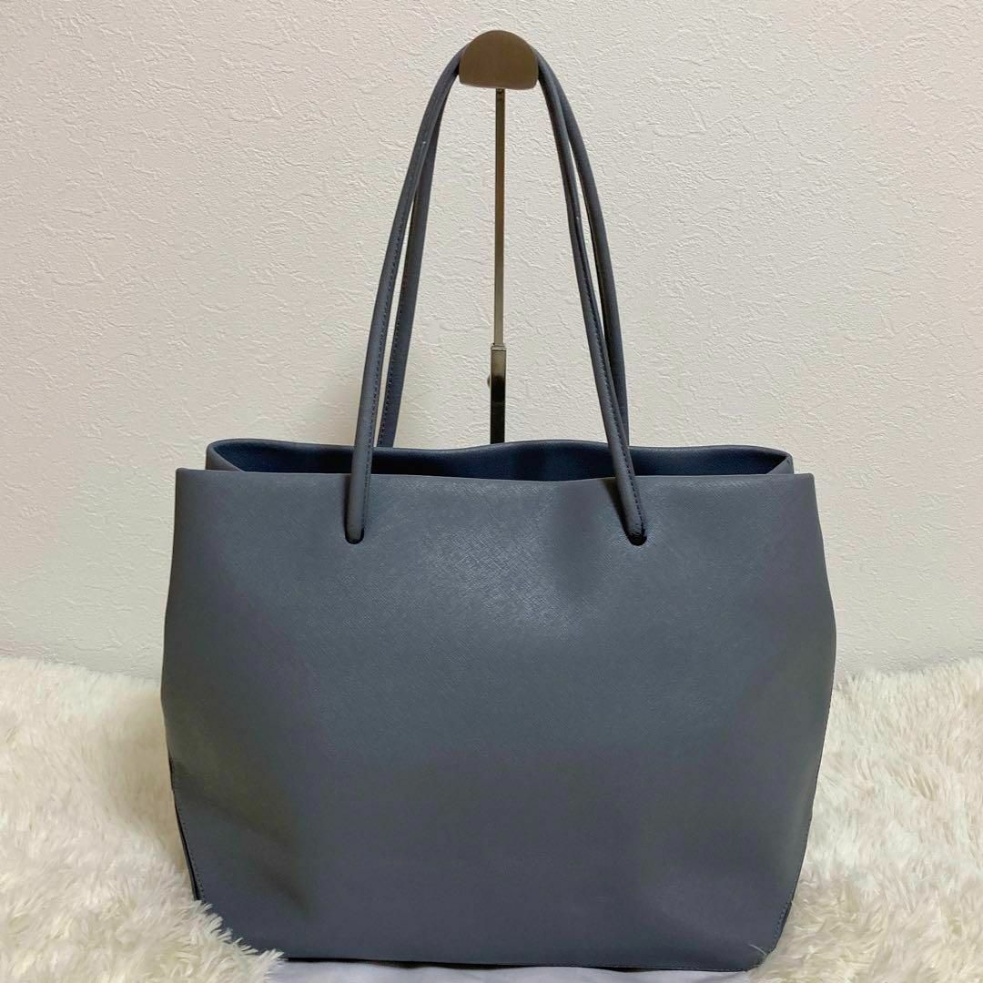 MARC JACOBS(マークジェイコブス)の美品 マークジェイコブス トートバッグ A4収納 デカ ロゴ レザー ブルー レディースのバッグ(トートバッグ)の商品写真