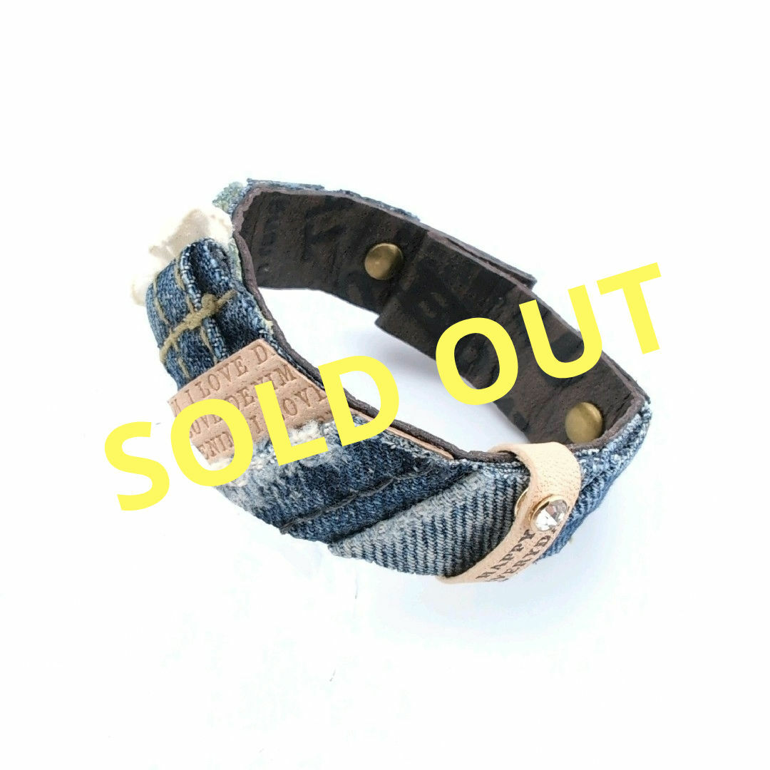 【SOLD OUT】デニム＆レザーのマグネットブレスレット フリル ハンドメイドのアクセサリー(ブレスレット/バングル)の商品写真