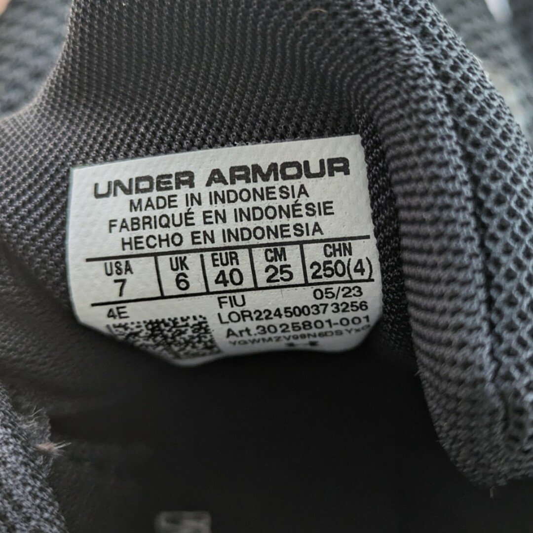 UNDER ARMOUR(アンダーアーマー)の【25cm】アンダーアーマー　スニーカー メンズの靴/シューズ(スニーカー)の商品写真