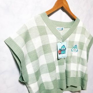 サンリオ(サンリオ)のSANRIO　新品　ニットベスト　制服　ハンギョドン　ベスト(ニット/セーター)