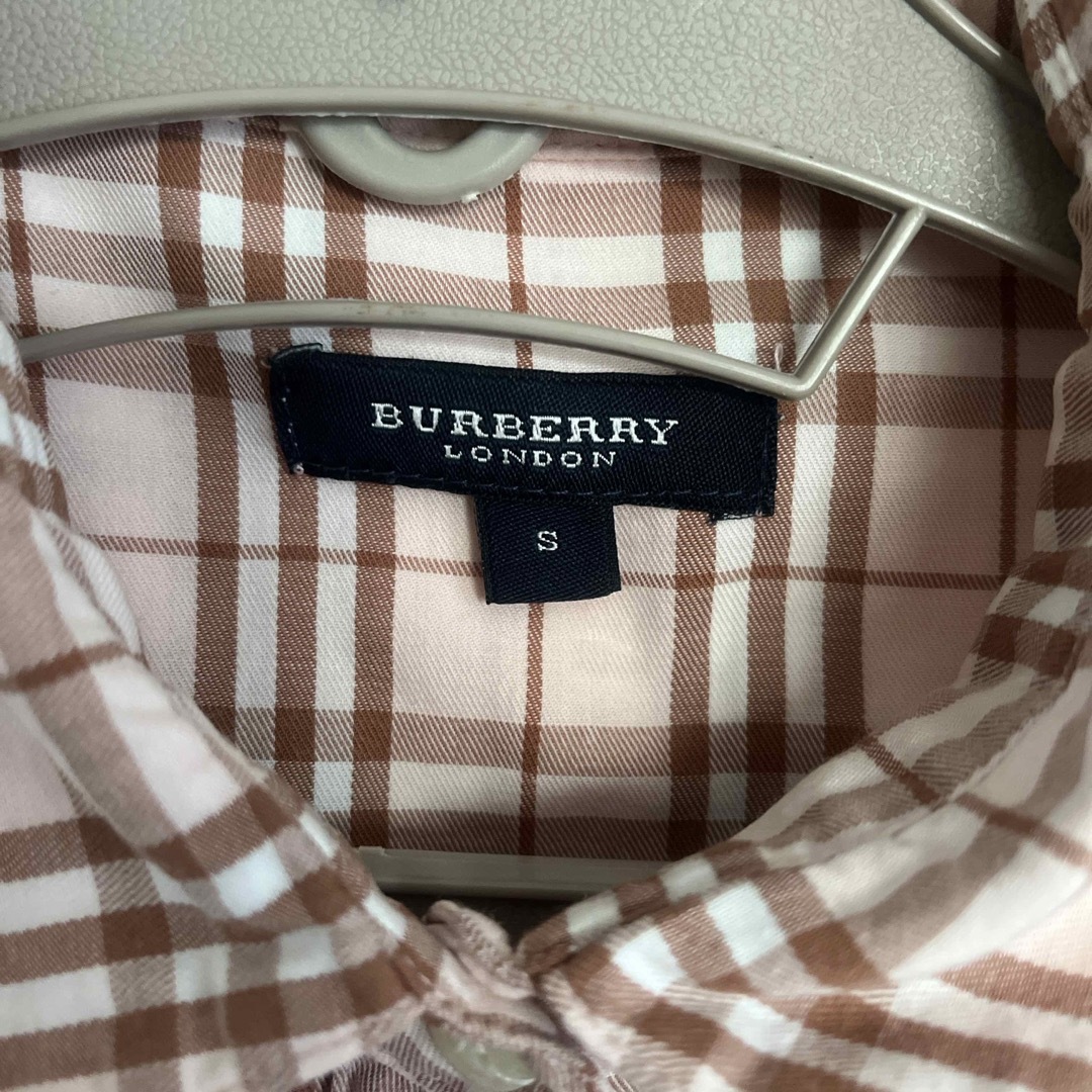 BURBERRY(バーバリー)の【お値下げ！】バーバリー　レディース　シャツ　Sサイズ レディースのトップス(シャツ/ブラウス(長袖/七分))の商品写真