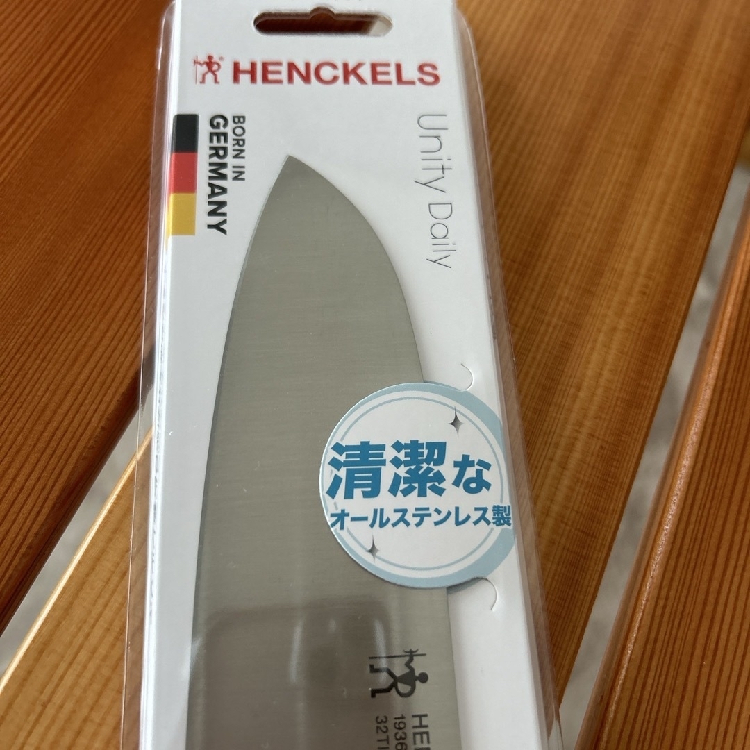 Henckels(ヘンケルス)のHENCKELS  三徳包丁 18cm ユニティデイリーサントク180 インテリア/住まい/日用品のキッチン/食器(調理道具/製菓道具)の商品写真