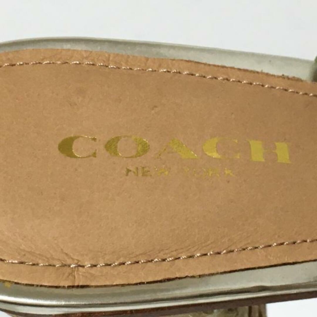 COACH(コーチ)のCOACH(コーチ) サンダル 36.5 レディース - シルバー エナメル（レザー） レディースの靴/シューズ(サンダル)の商品写真