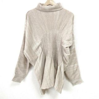 イッセイミヤケ(ISSEY MIYAKE)のISSEYMIYAKE(イッセイミヤケ) 長袖セーター サイズ2 M レディース - ベージュ タートルネック(ニット/セーター)