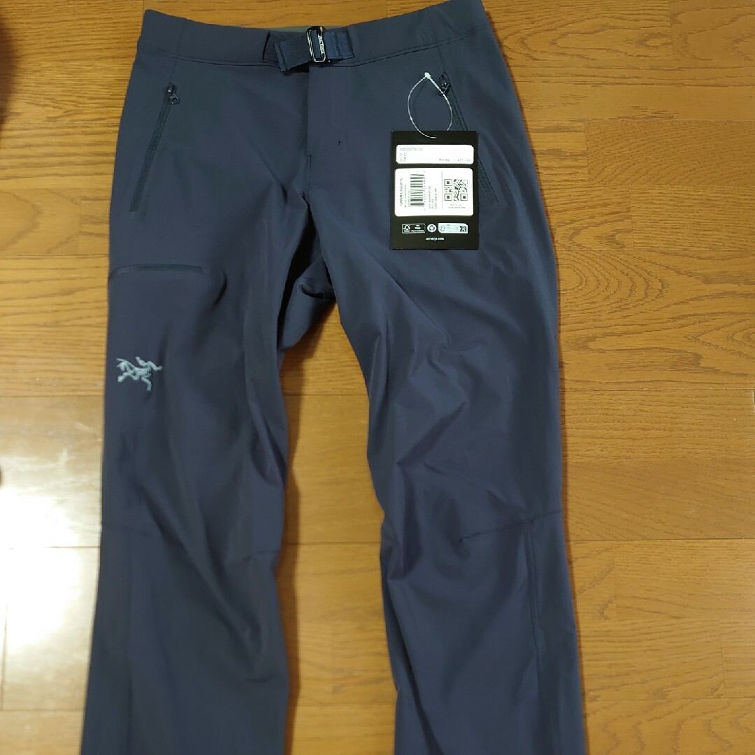 ARC'TERYX(アークテリクス)の【未使用新品】アークテリクス ガンマ パンツ ウィメンズ ブラックサファイア 0 レディースのパンツ(その他)の商品写真