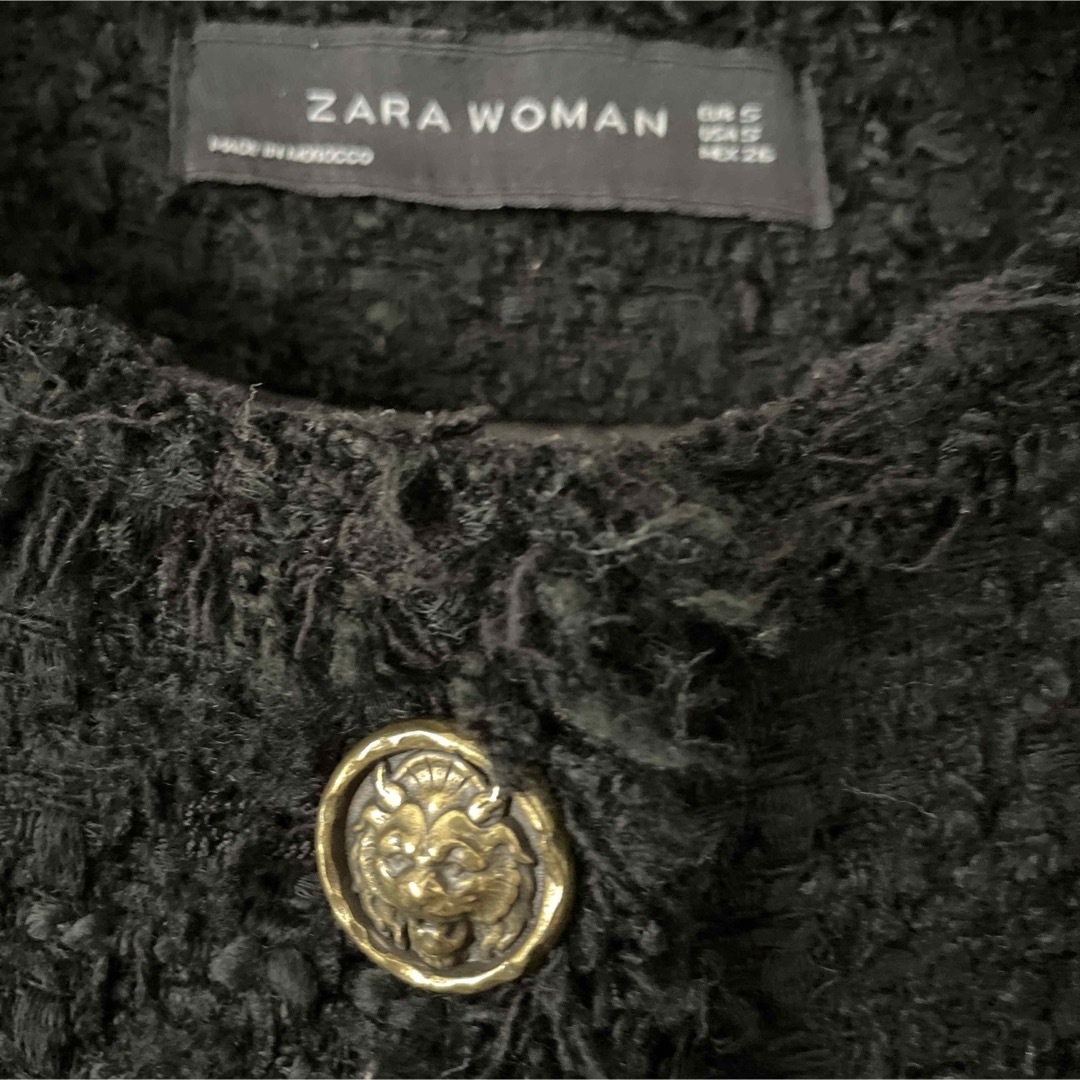 ZARA(ザラ)のZARA ツイードコート　黒　金ボタン レディースのジャケット/アウター(ノーカラージャケット)の商品写真