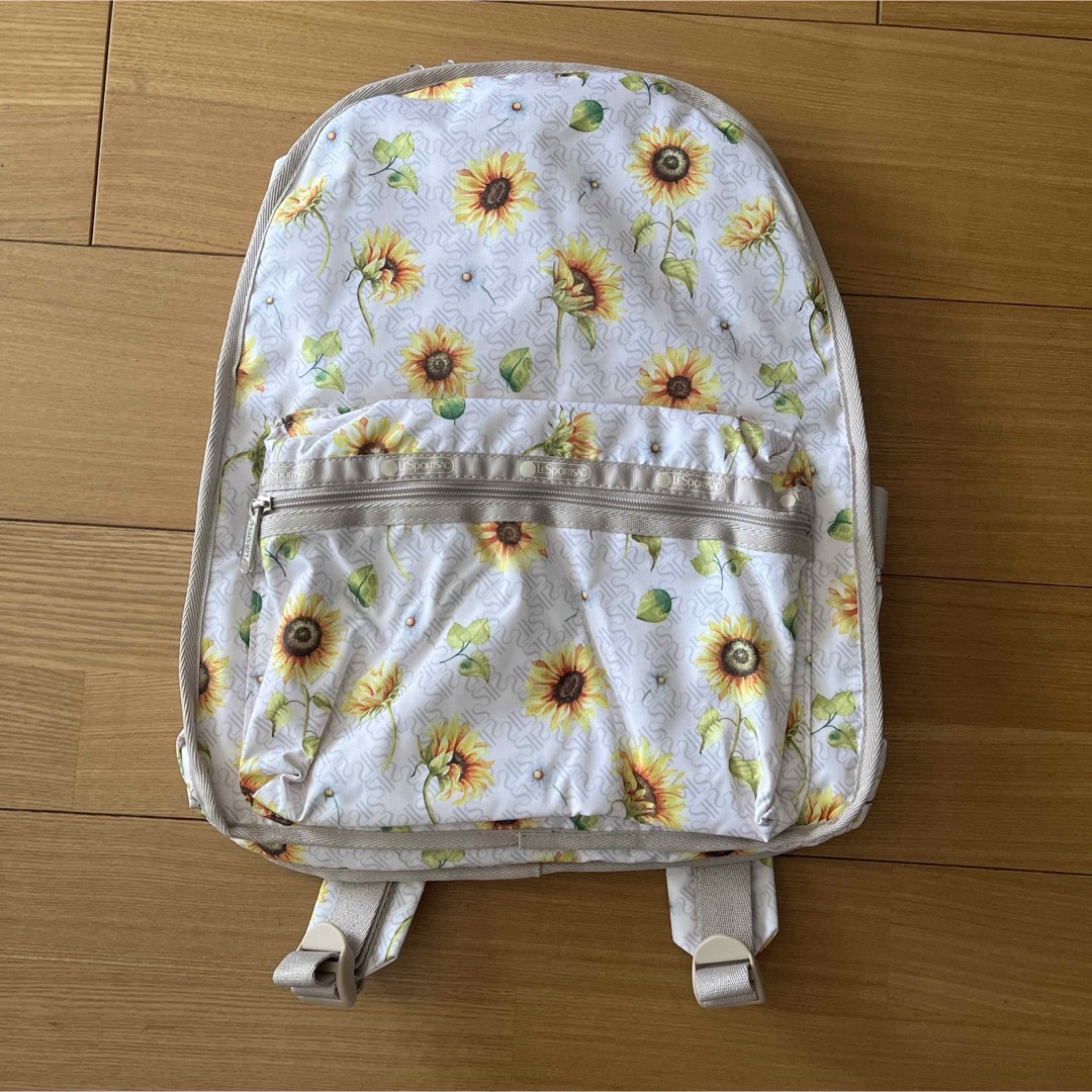 LeSportsac(レスポートサック)の新品未使用　レスポートサック　ひまわり　リュック レディースのバッグ(リュック/バックパック)の商品写真