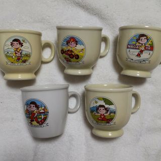 フジヤ(不二家)のペコちゃんマグカップ  5個セット(マグカップ)