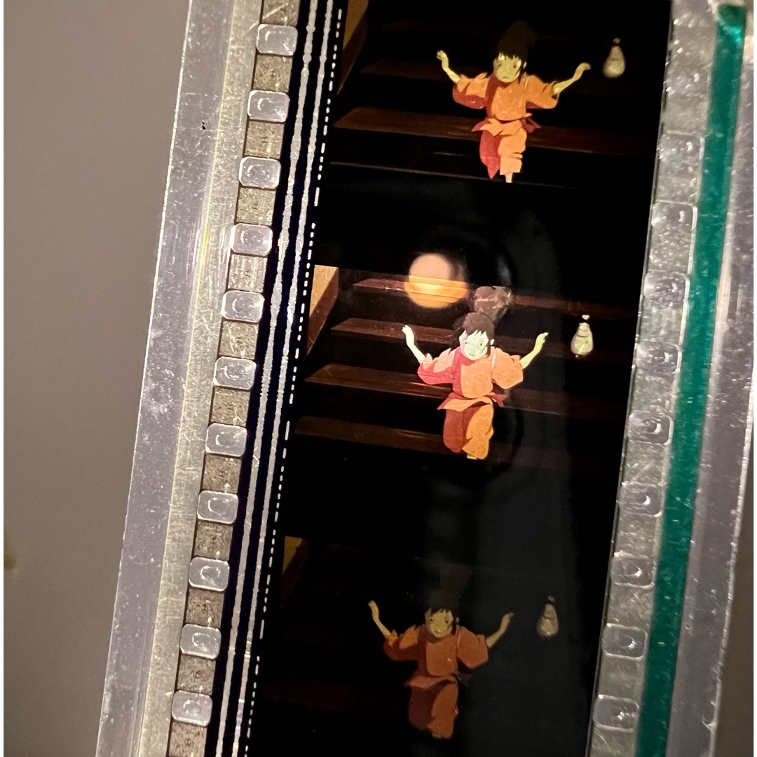 ジブリ(ジブリ)のジブリ　千と千尋の神隠し　ブックマーカー　三鷹の森ジブリ美術館 エンタメ/ホビーのアニメグッズ(カード)の商品写真