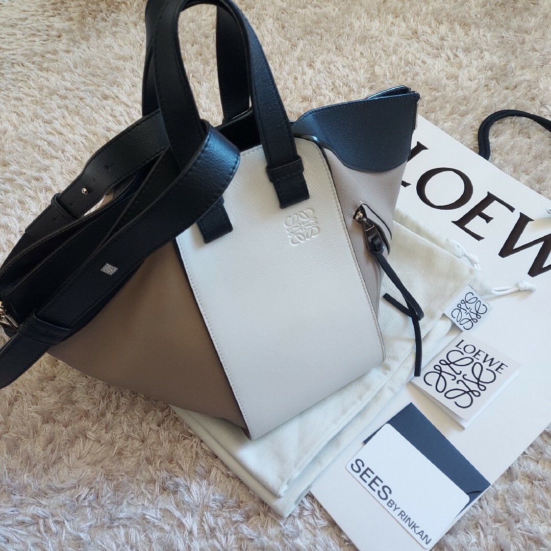 LOEWE(ロエベ)のロエベ　【専用】ハンモックスモール　バイカラー　鑑定済 レディースのバッグ(ハンドバッグ)の商品写真