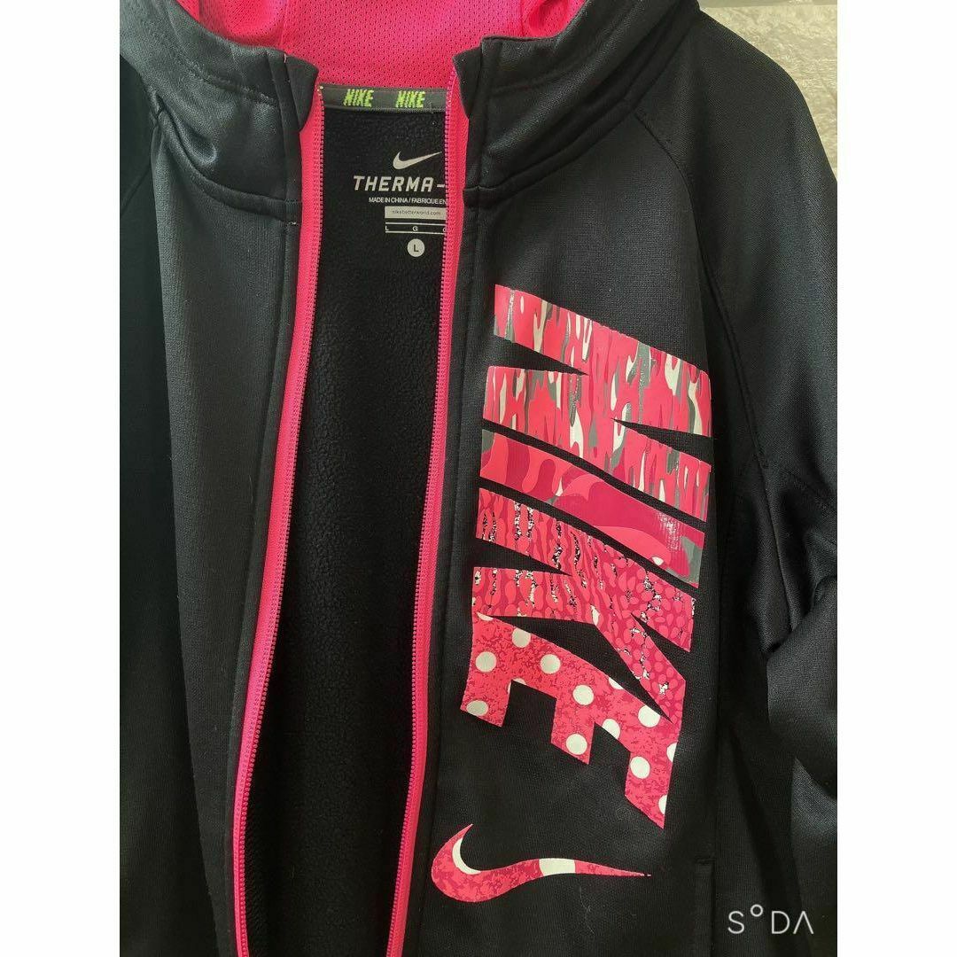 NIKE(ナイキ)のNIKE ナイキ ジップパーカー L THERMA-FIT 150 女の子 キッズ/ベビー/マタニティのキッズ服女の子用(90cm~)(Tシャツ/カットソー)の商品写真