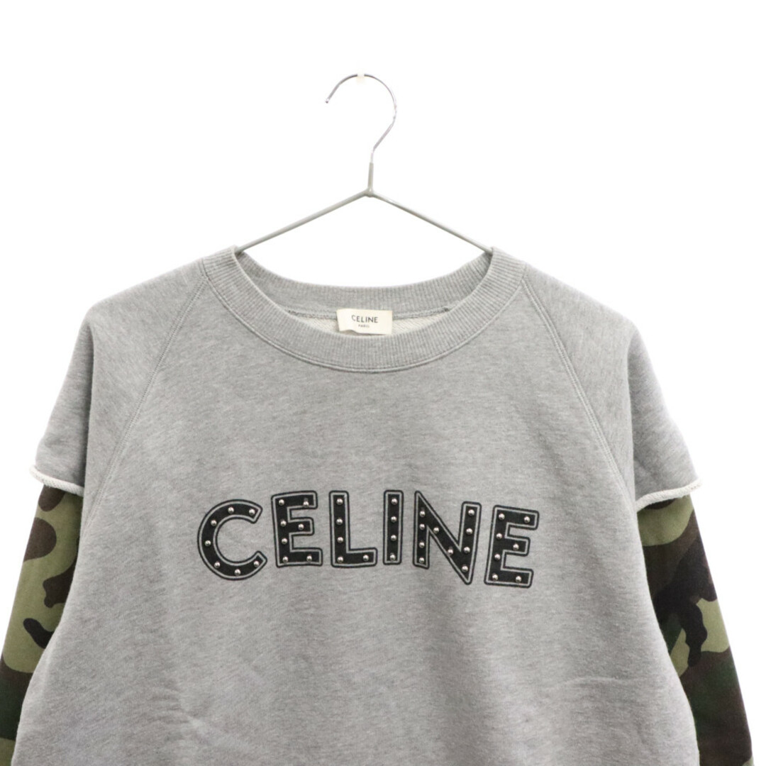 celine(セリーヌ)のCELINE セリーヌ loose sweatshirt studs 2Y340052H ルーズスウェット レイヤードクルーネックトレーナー カモ切替 スタッズロゴ グレー メンズのトップス(スウェット)の商品写真