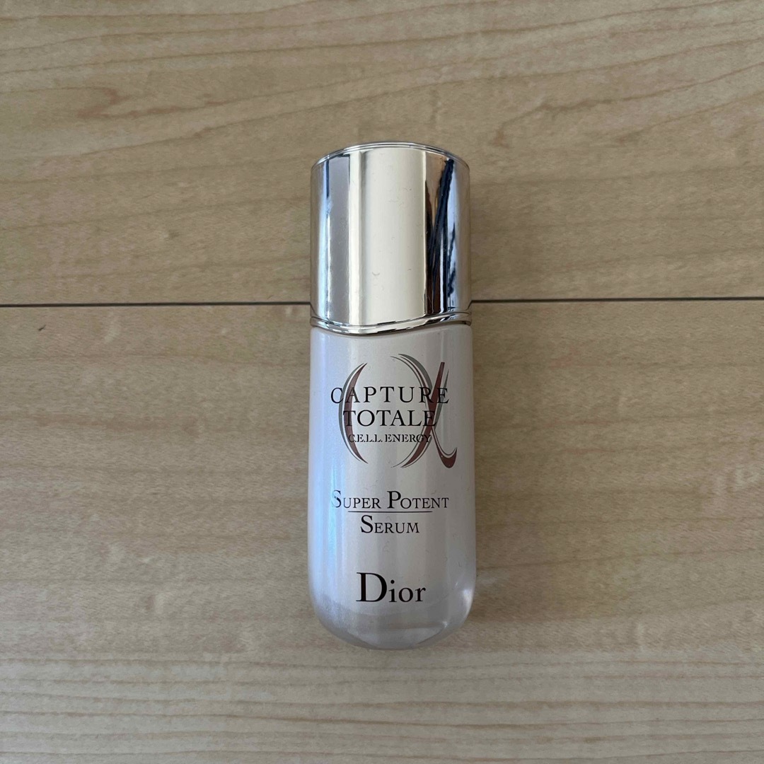 Dior(ディオール)のDIOR カプチュールトータル　美容液 コスメ/美容のスキンケア/基礎化粧品(美容液)の商品写真