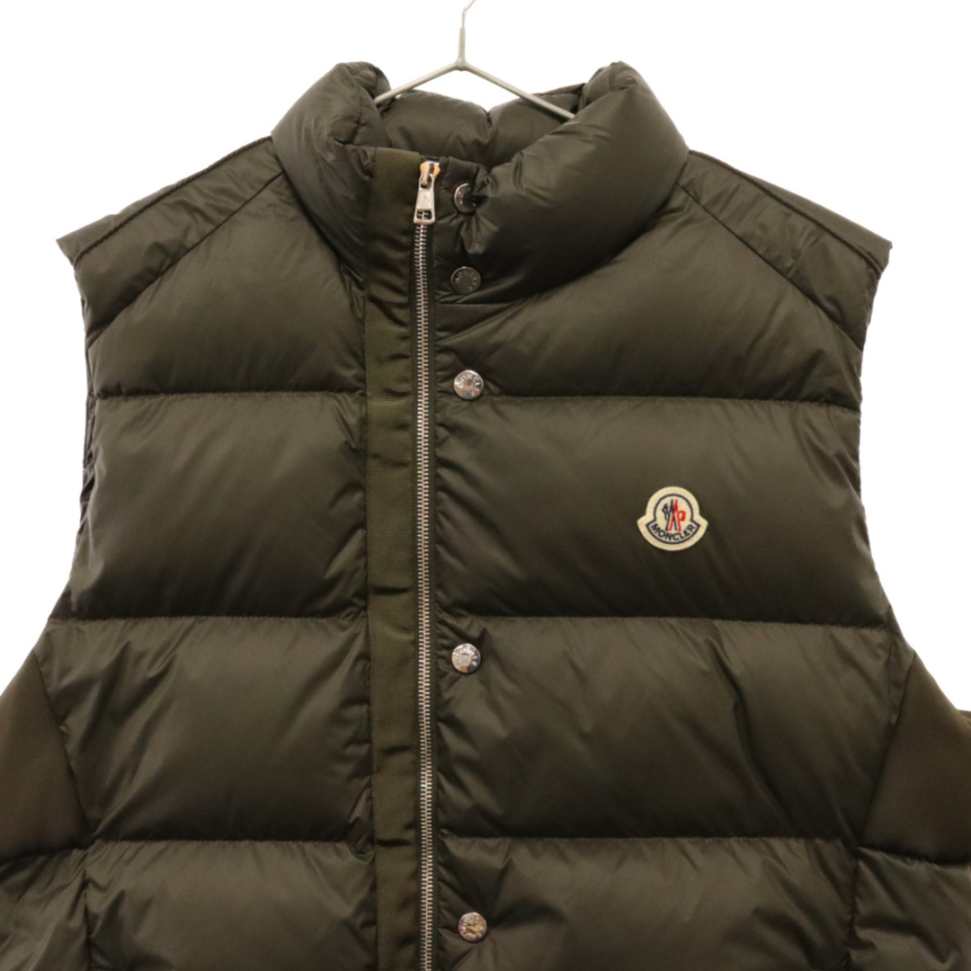 MONCLER(モンクレール)のMONCLER モンクレール ONTAKE ダウンベスト カーキ H20911A00245 596FQ メンズのジャケット/アウター(ダウンベスト)の商品写真