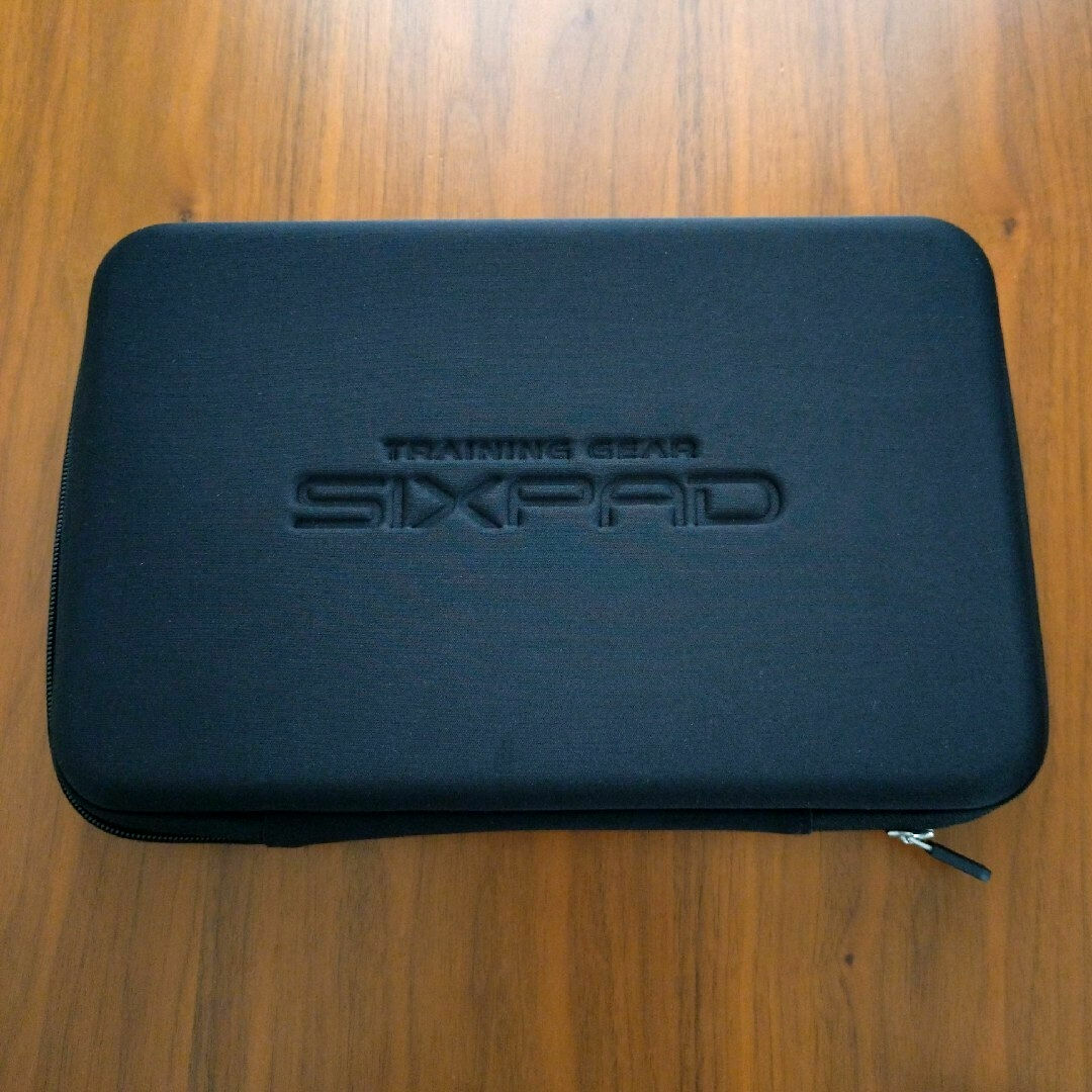 SIXPAD(シックスパッド)のSIXPAD シックスパッドパワースーツライトアブズ Mサイズ スポーツ/アウトドアのトレーニング/エクササイズ(トレーニング用品)の商品写真