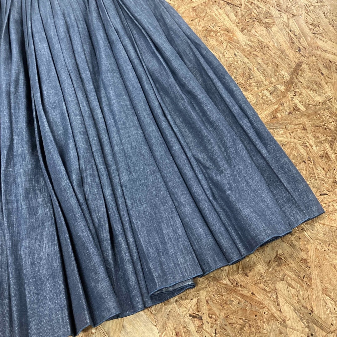 Drawer(ドゥロワー)のDrawer インディゴ　プリーツスカート　ユナイテッドアローズ レディースのスカート(ひざ丈スカート)の商品写真
