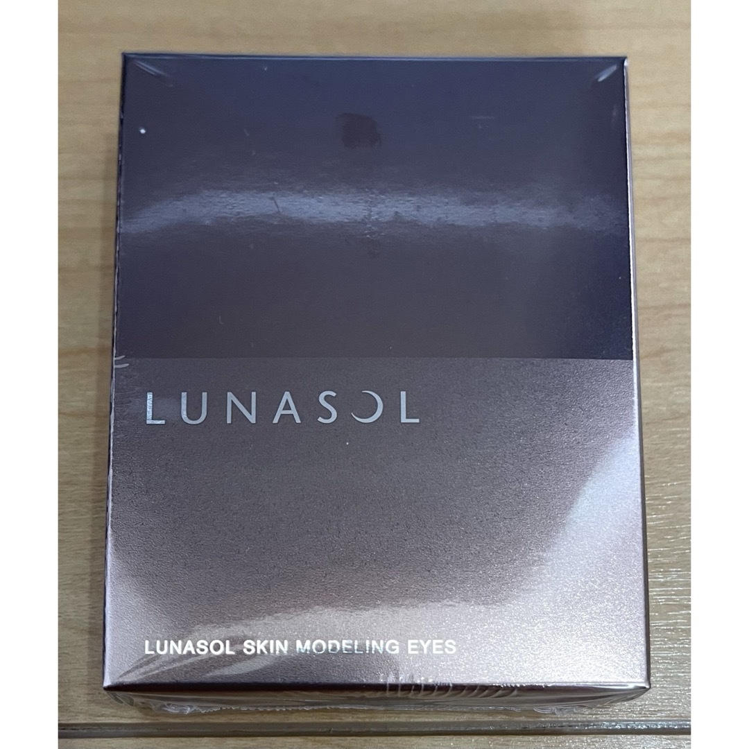 LUNASOL(ルナソル)のLUNASOL スキンモデリング アイズ 02 Beige Orange コスメ/美容のベースメイク/化粧品(アイシャドウ)の商品写真