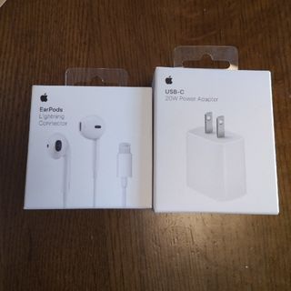 アイフォーン(iPhone)のApple iPhone 20W 充電器アダプタ　ライトニング　イヤホン　セット(ヘッドフォン/イヤフォン)