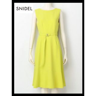 スナイデル(SNIDEL)のsnidel ライムイエロー ワンピース(ロングワンピース/マキシワンピース)