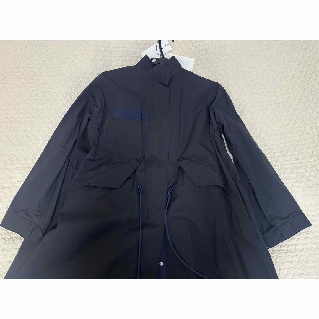 sacai(サカイ)のsacai サカイ コットン ナイロン オックスフォード コート ネイビー 新品 レディースのジャケット/アウター(トレンチコート)の商品写真