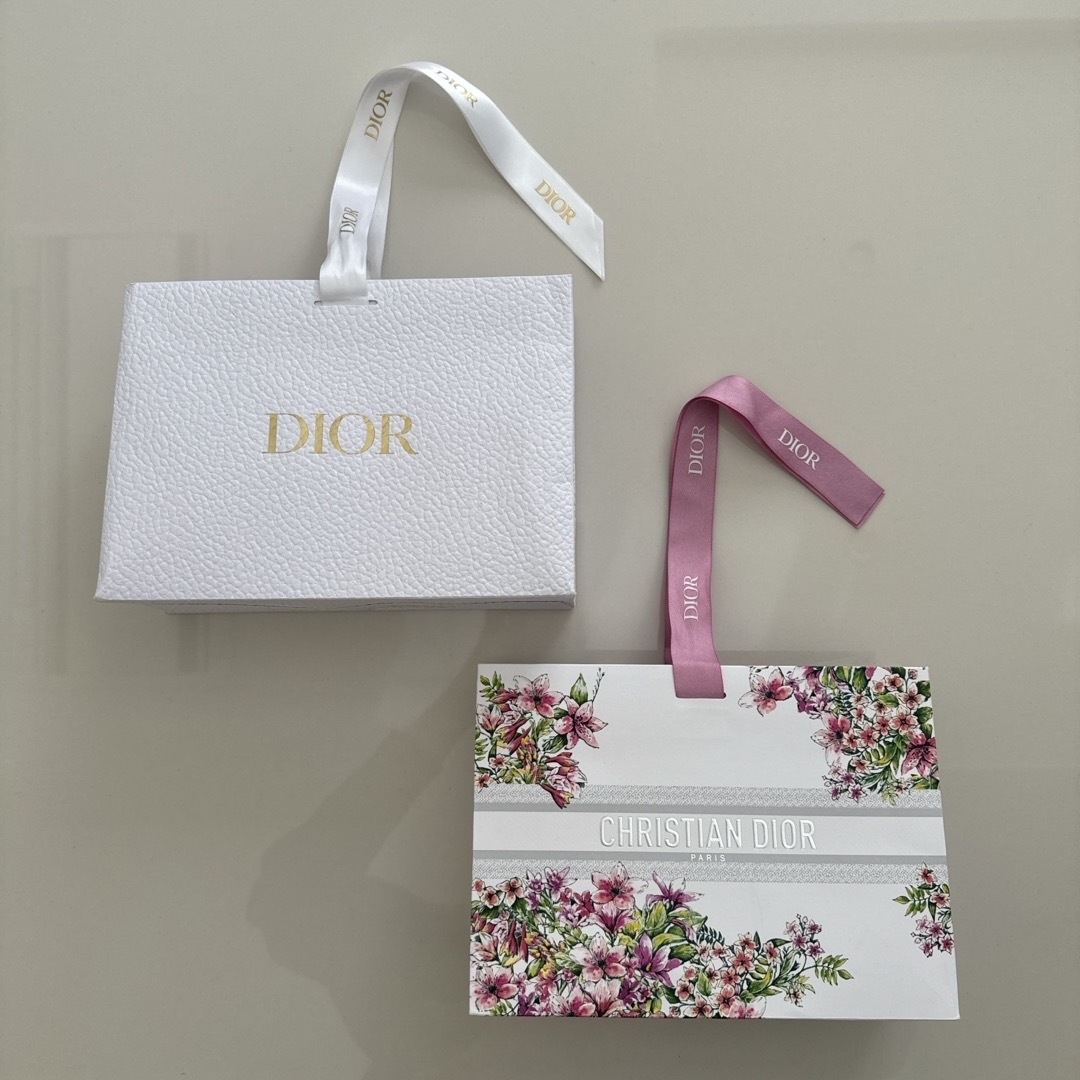 Christian Dior(クリスチャンディオール)のDior プレゼント包装限定ラッピング インテリア/住まい/日用品のオフィス用品(ラッピング/包装)の商品写真