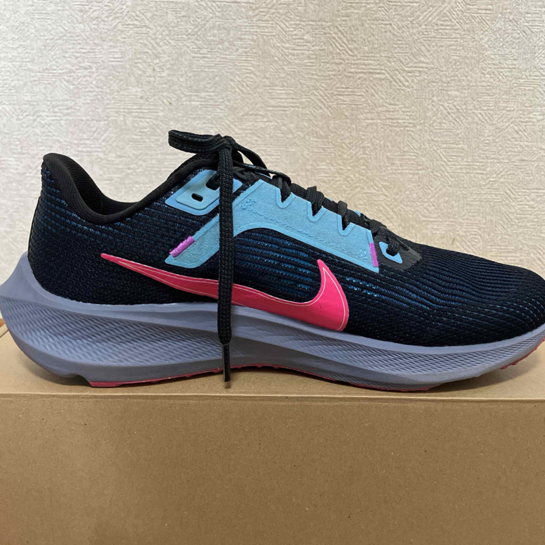 NIKE(ナイキ)のNIKE ランニングシューズ ネイビー 24.5 チケットのスポーツ(ランニング/ジョギング)の商品写真