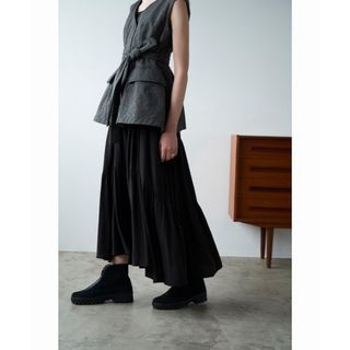 クラネ(CLANE)のCLANE  CURVE LINE TIERED SKIRT(ロングスカート)