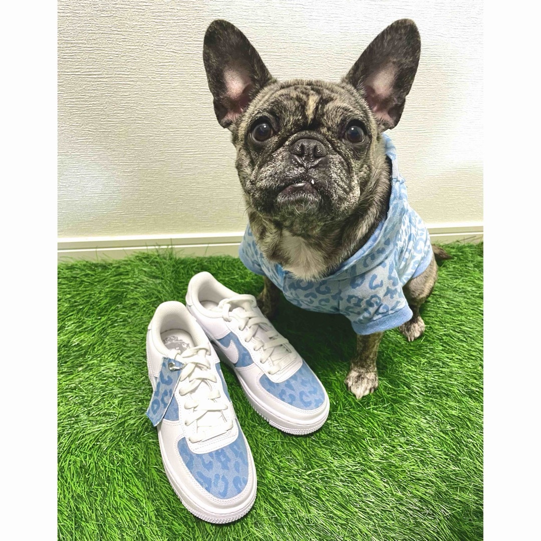 NIKE(ナイキ)のペアカスタム エアフォース1 & ドッグウェア レオパードデニム 23cm 犬服 レディースの靴/シューズ(スニーカー)の商品写真