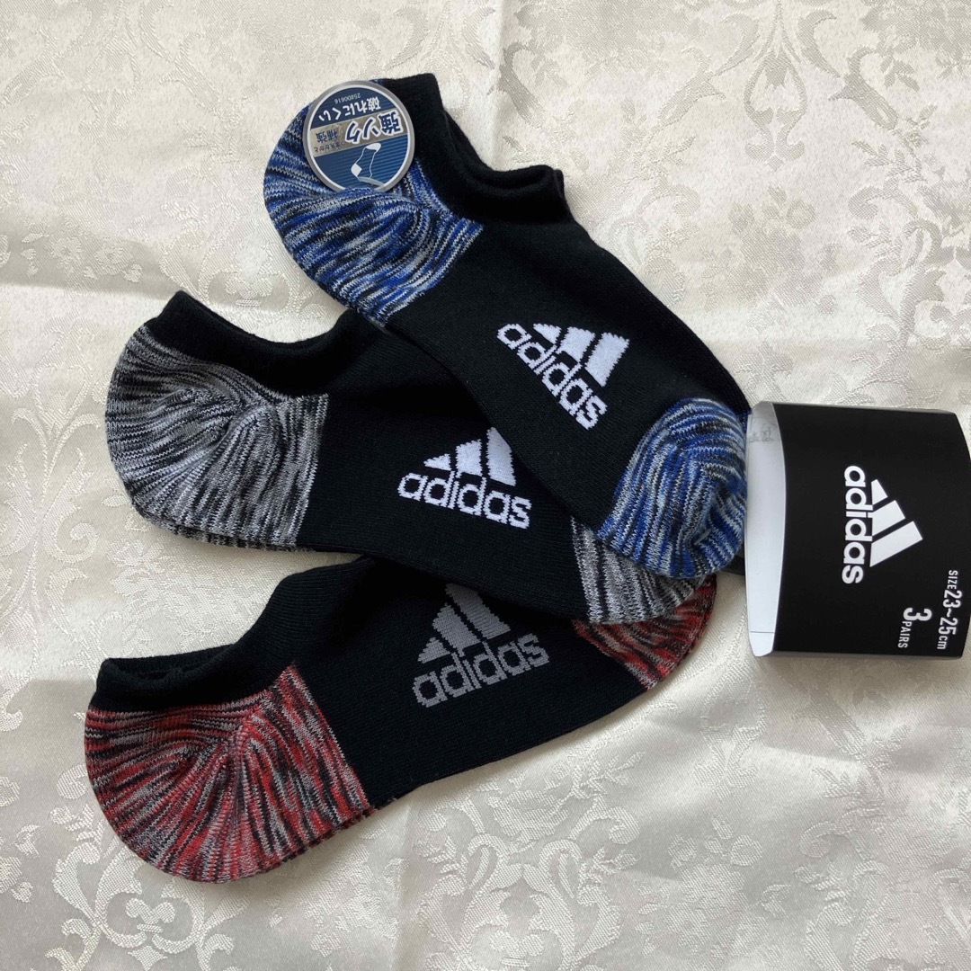 adidas(アディダス)の新品未使用　adidas アディダス　キッズ靴下　23〜25cm 3足セット キッズ/ベビー/マタニティのこども用ファッション小物(靴下/タイツ)の商品写真