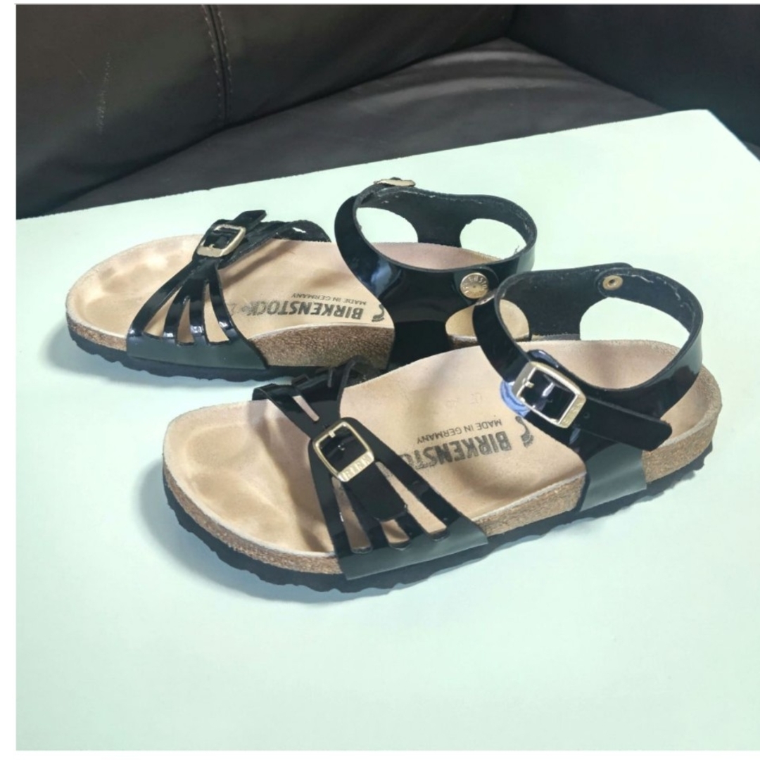 BIRKENSTOCK(ビルケンシュトック)のBIRKENSTOCK ビルケンシュトックサンダル バリ 黒 エナメル 36 レディースの靴/シューズ(サンダル)の商品写真