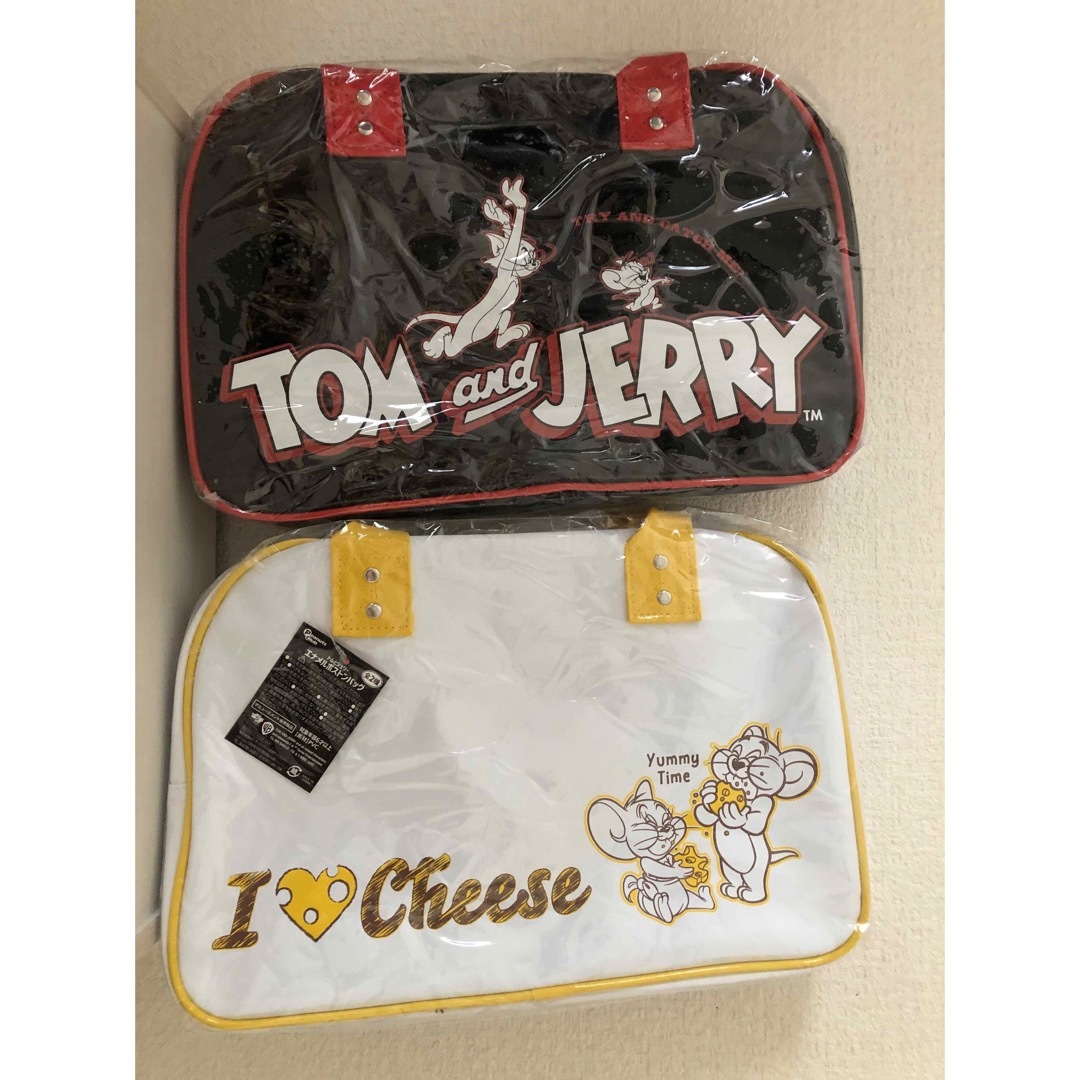 トムとジェリー エナメルボストンバッグ 全2種 エンタメ/ホビーのおもちゃ/ぬいぐるみ(キャラクターグッズ)の商品写真