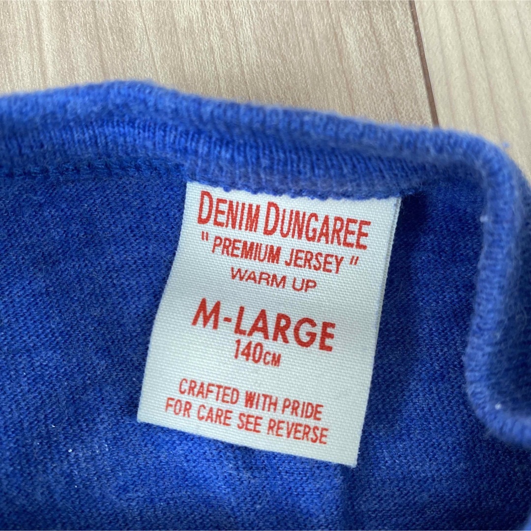 DENIM DUNGAREE(デニムダンガリー)の数回着用　デニムダンガリー　140㎝　Tシャツ　キッズ　 キッズ/ベビー/マタニティのキッズ服男の子用(90cm~)(Tシャツ/カットソー)の商品写真