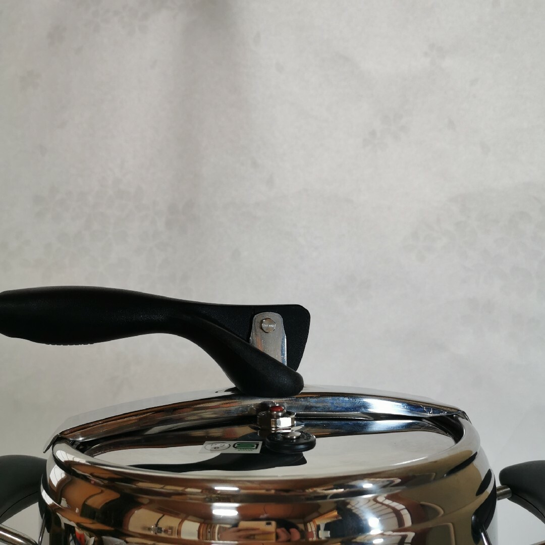 Lagostina - ラゴスティーナ圧力鍋 ノビア IH対応OK 5L 未使用品 Lagostina - ラゴスティーナ圧力鍋 ノビア IH対応OK 5L 未使用品