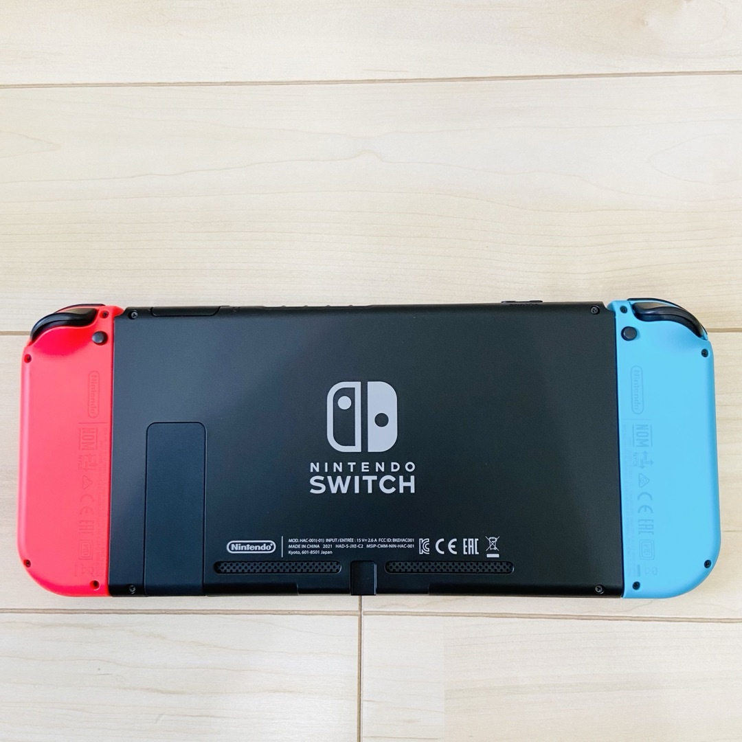 Nintendo Switch(ニンテンドースイッチ)の【未使用に近い】バッテリー強化版　スイッチ　NINTENDO SWITCH 本体 エンタメ/ホビーのゲームソフト/ゲーム機本体(家庭用ゲーム機本体)の商品写真