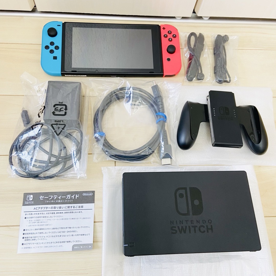 Nintendo Switch(ニンテンドースイッチ)の【未使用に近い】バッテリー強化版　スイッチ　NINTENDO SWITCH 本体 エンタメ/ホビーのゲームソフト/ゲーム機本体(家庭用ゲーム機本体)の商品写真