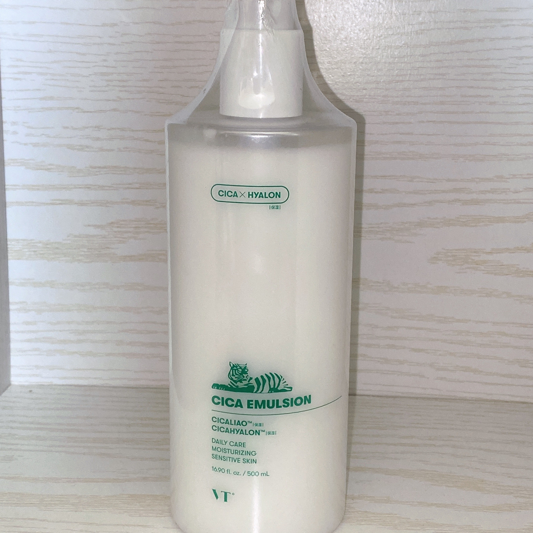 VT CICA エマルジョン 500ml 大容量 コスメ/美容のスキンケア/基礎化粧品(乳液/ミルク)の商品写真