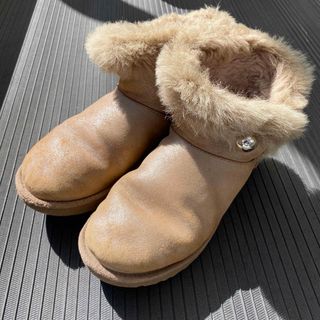 アグ ムートン（ゴールド/金色系）の通販 70点 | UGGを買うならラクマ