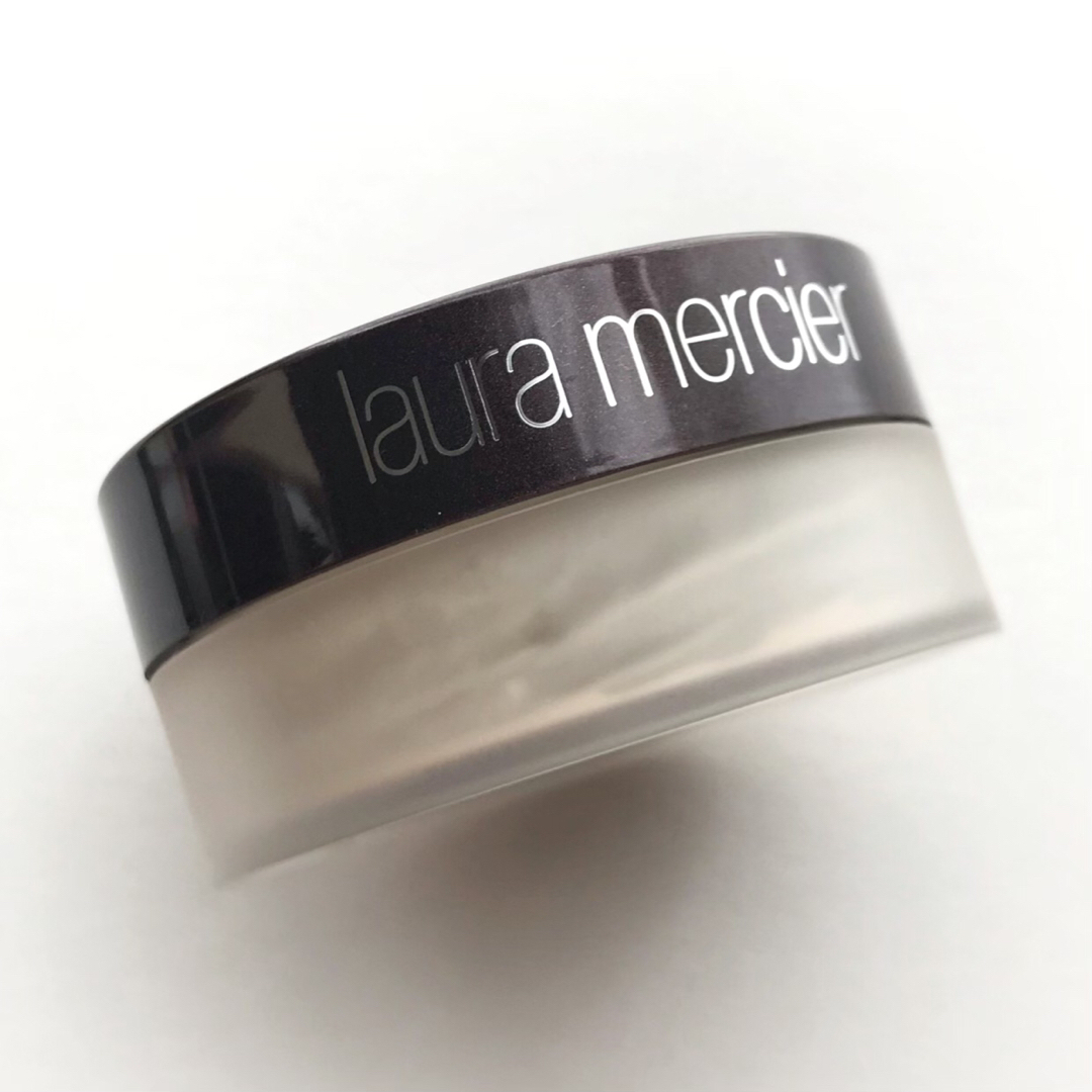 laura mercier(ローラメルシエ)のローラメルシエ コスメ/美容のベースメイク/化粧品(フェイスパウダー)の商品写真