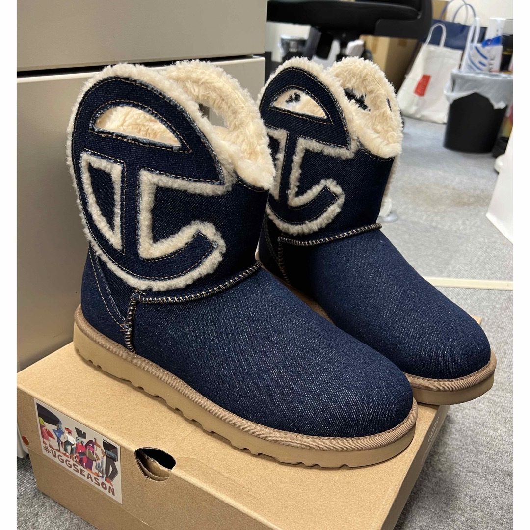 UGG(アグ)のUGG x Telfar Logo Mini Boot 新品未使用27cm メンズの靴/シューズ(ブーツ)の商品写真