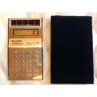 シャープ(SHARP)のSHARP カード型電卓 ELSI MATE　EL-835　ケース付き(オフィス用品一般)