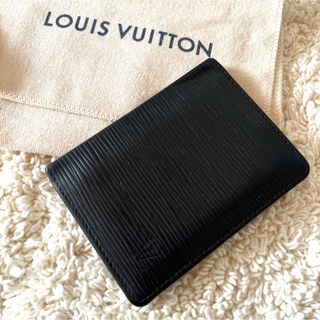 ルイヴィトン(LOUIS VUITTON)のルイヴィトン　エピ　パスケース　カード入れ　定期入れ　ブラック(名刺入れ/定期入れ)